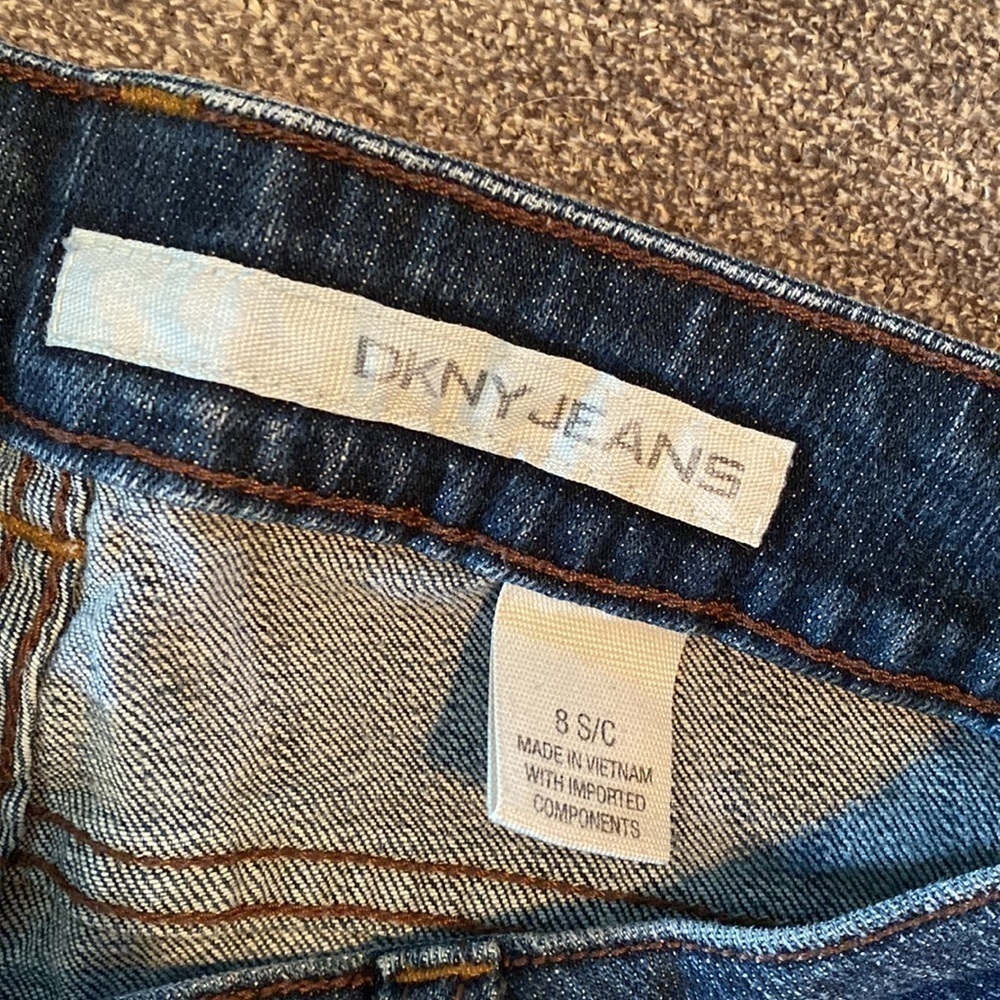 DKNY womens jeans; size 8 - Picture 2 of 3